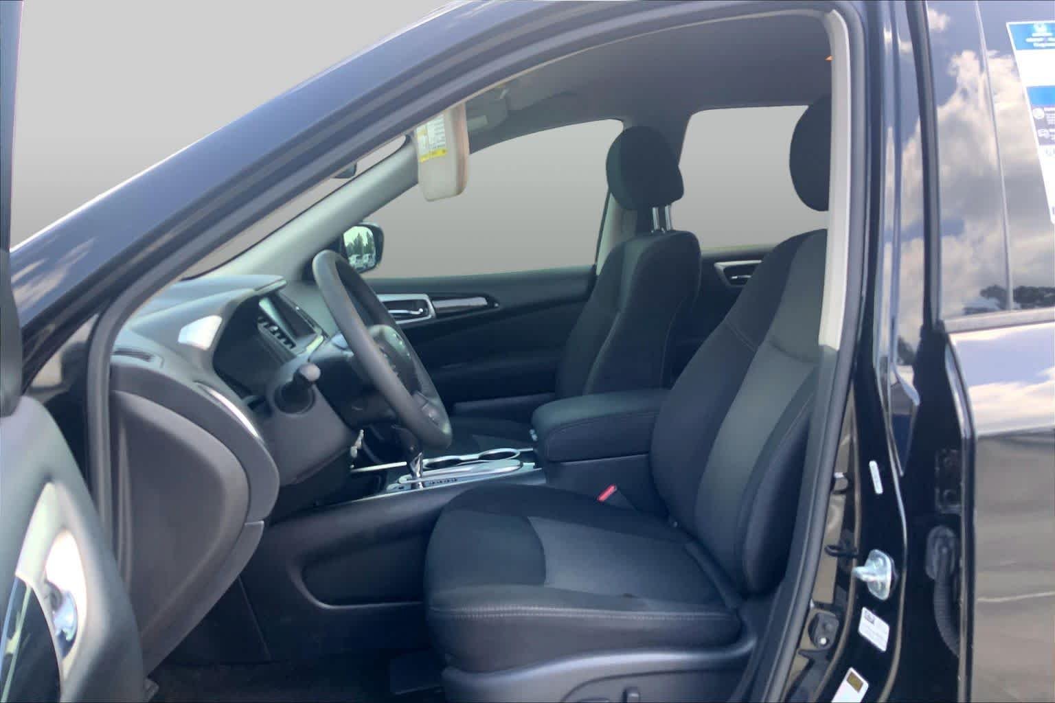 Used 2017 Magnetic Black Metallic Nissan SV image 8