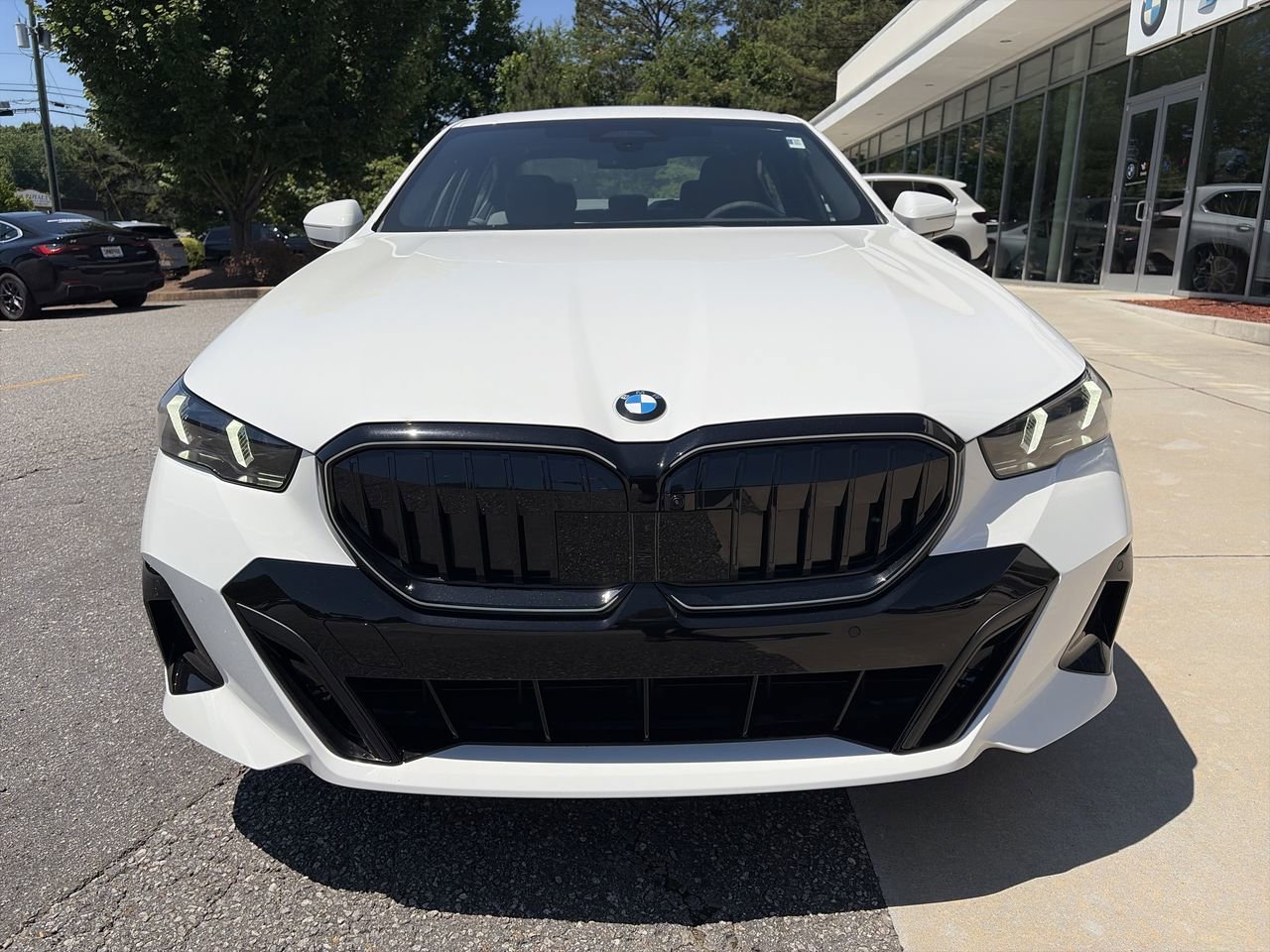 New 2027 Alpine White BMW 530i xDrive image 10