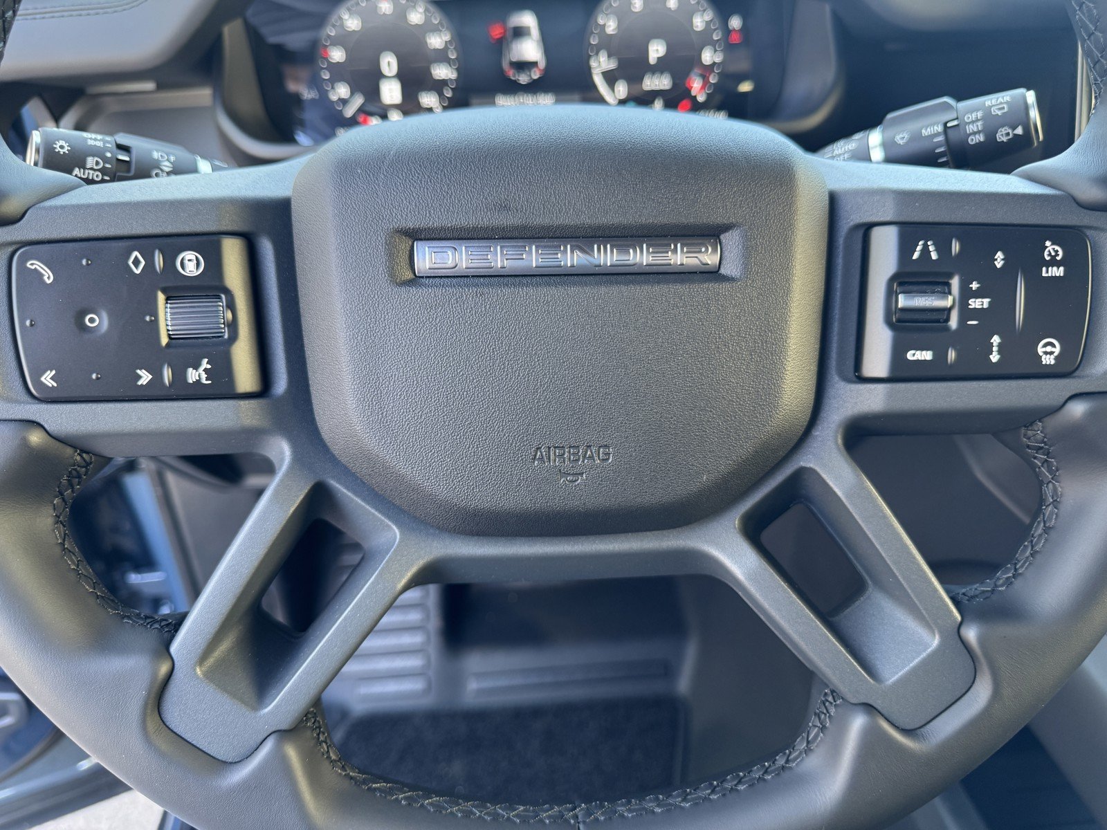 2026 Land Rover Defender S - Photo 24
