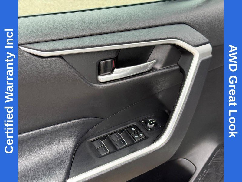 Used 2023 Ice Toyota XLE image 18