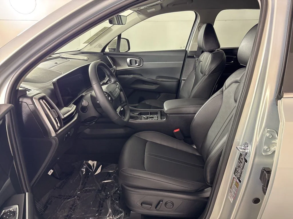 New 2026 Ivory Silver Kia EX image 28