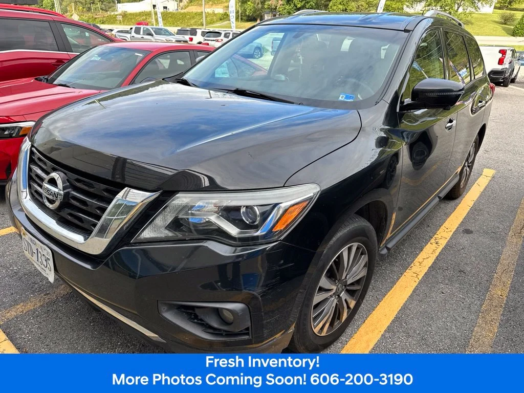 2017 Nissan Pathfinder SL
