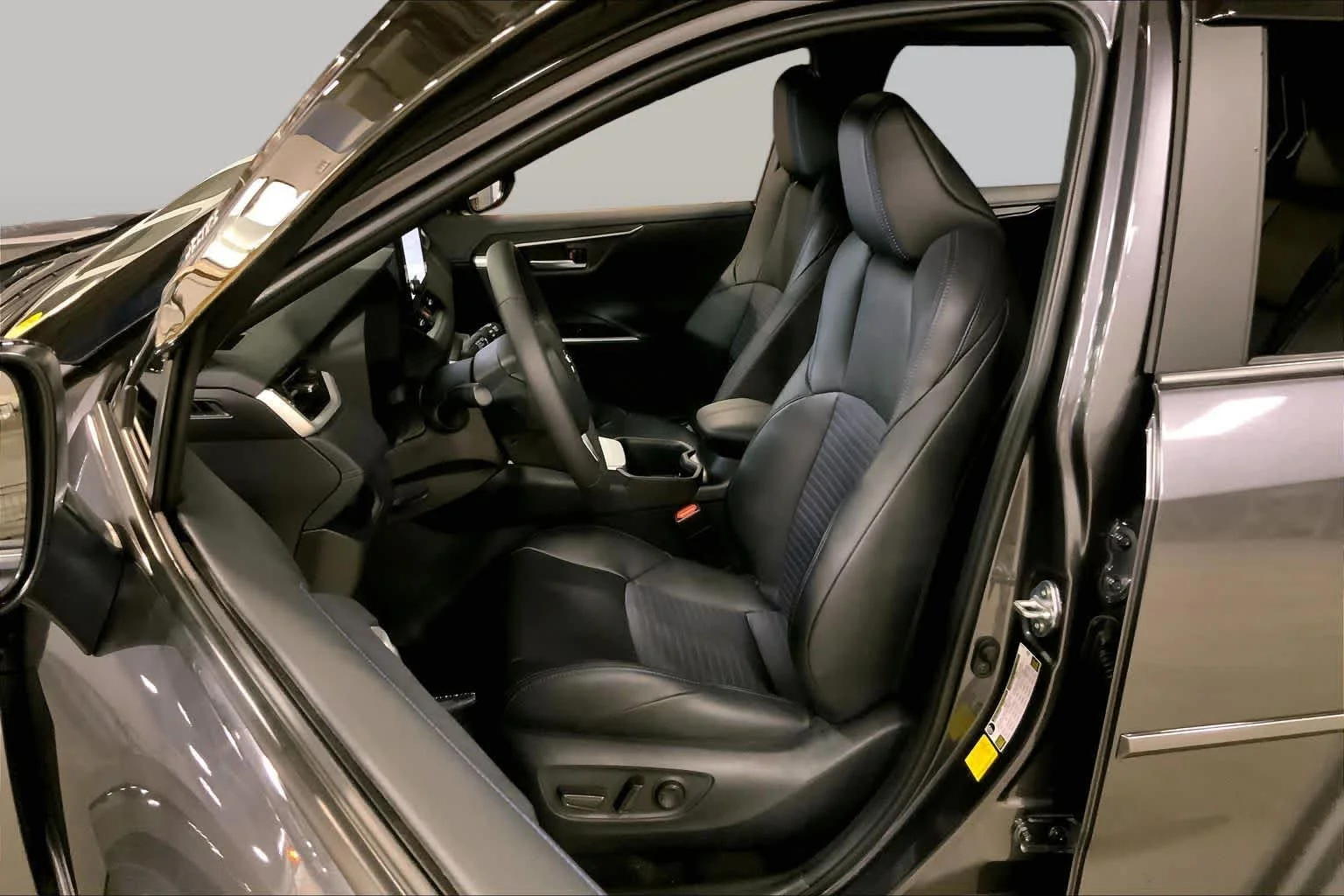 Used 2025 Magnetic Gray Metallic/Midnight Black Metallic Toyota Hybrid XSE image 8