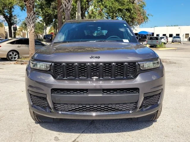 New 2025 Baltic Gray Metallic Clear-Coat Exterior Paint Jeep Altitude image 6