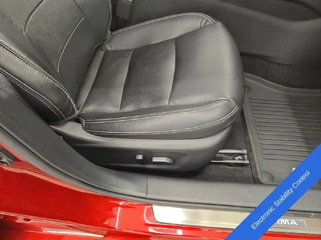 Used 2020 Scarlet Ember Nissan 2.5 SL image 10