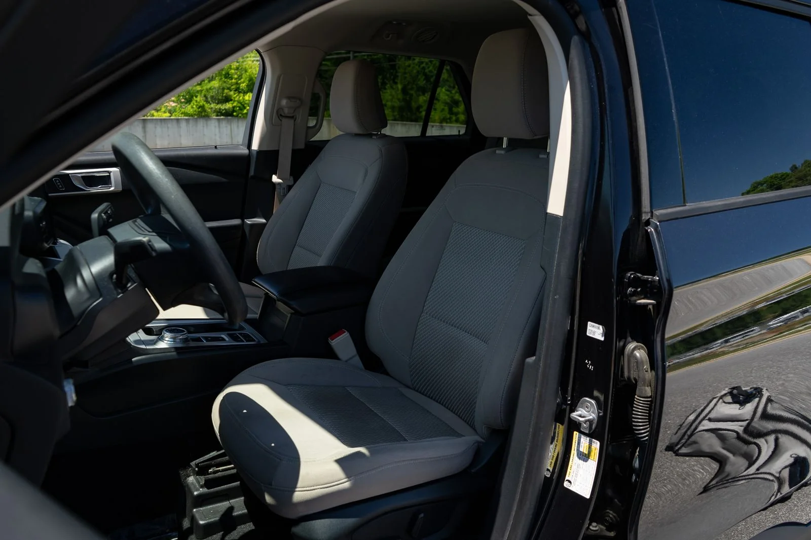 Used 2021 Black Metallic Ford Base image 15
