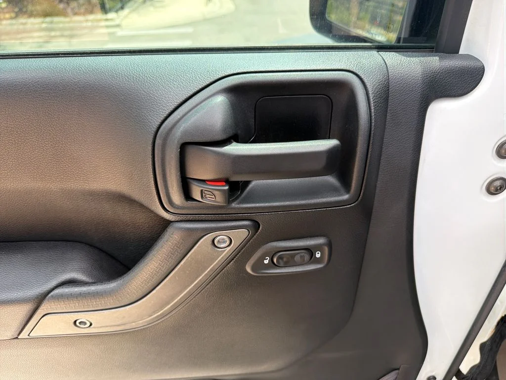 Used 2017 White Jeep Unlimited Sport image 19