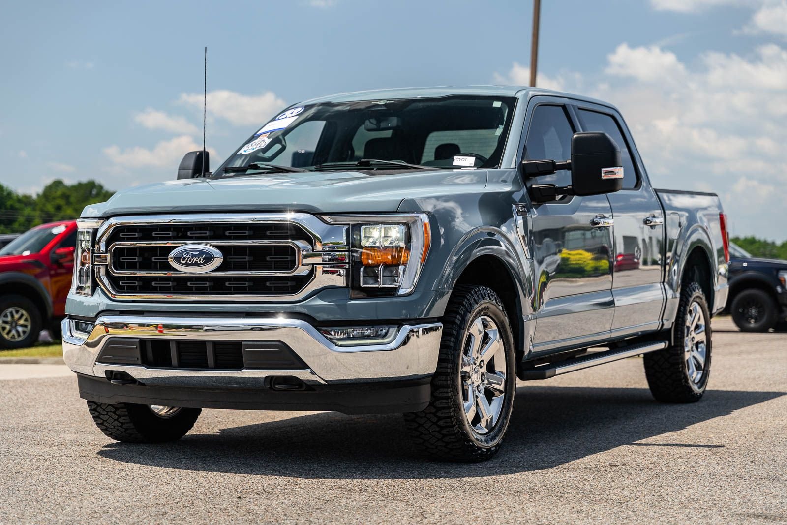 Certified Used 2023 Blue Ford XLT image 3
