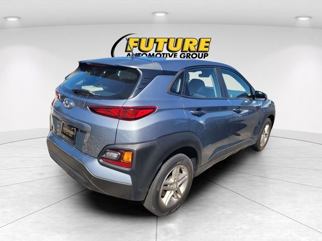 Used 2019 Silver Hyundai SE image 3