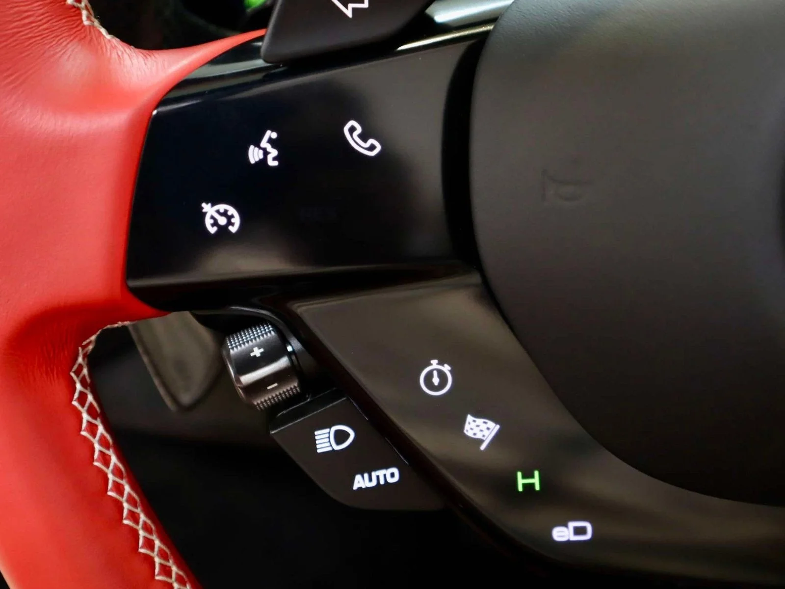 Certified Used 2022 Bianco Italia Ferrari  image 25