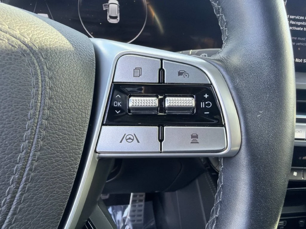 Used 2025 Green Kia SX X-Line image 18