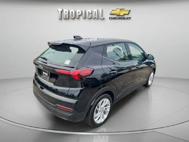 New 2027 Mosaic Black Metallic Chevrolet LT image 5