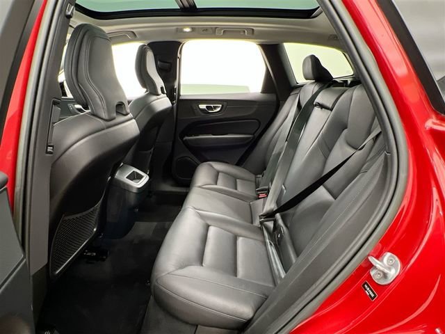 2023 Volvo XC60 Plus - Photo 11