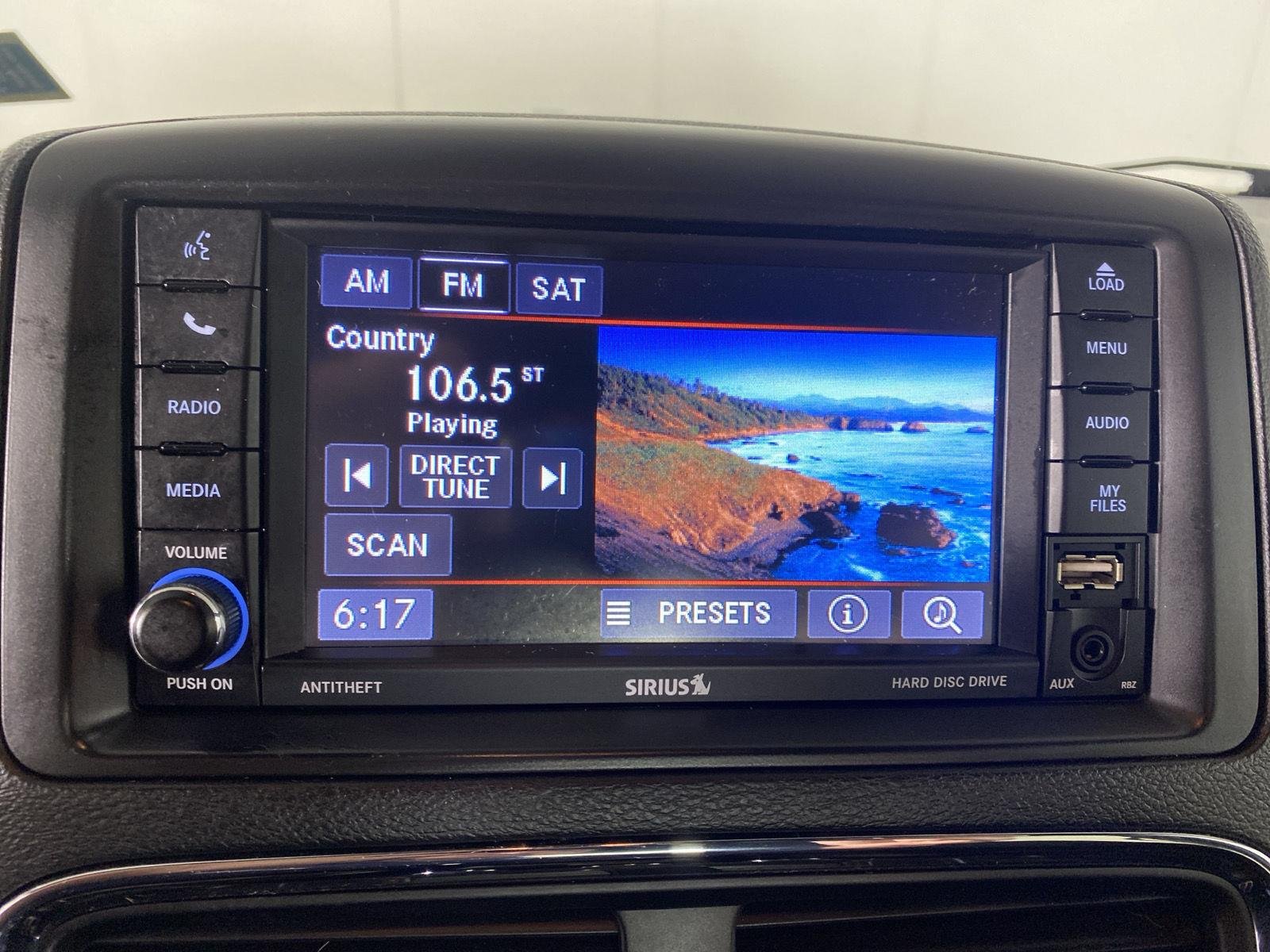 Used 2018 Black Onyx Crystal Pearlcoat Dodge SE Plus image 16