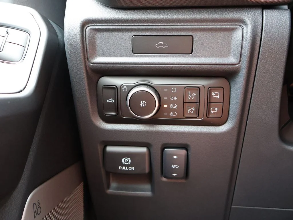 New 2026 Iconic Silver Metallic Ford Tremor® image 32