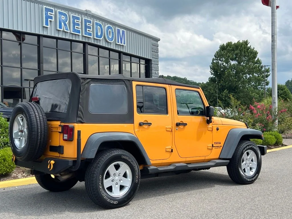 Used 2012 Dozer Jeep Unlimited Sport image 7