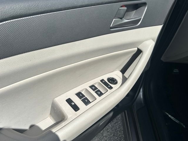 Used 2019 Gray Hyundai SEL image 13