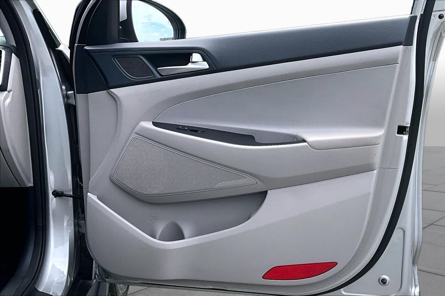 Used 2020 Stellar Silver Hyundai SEL image 23