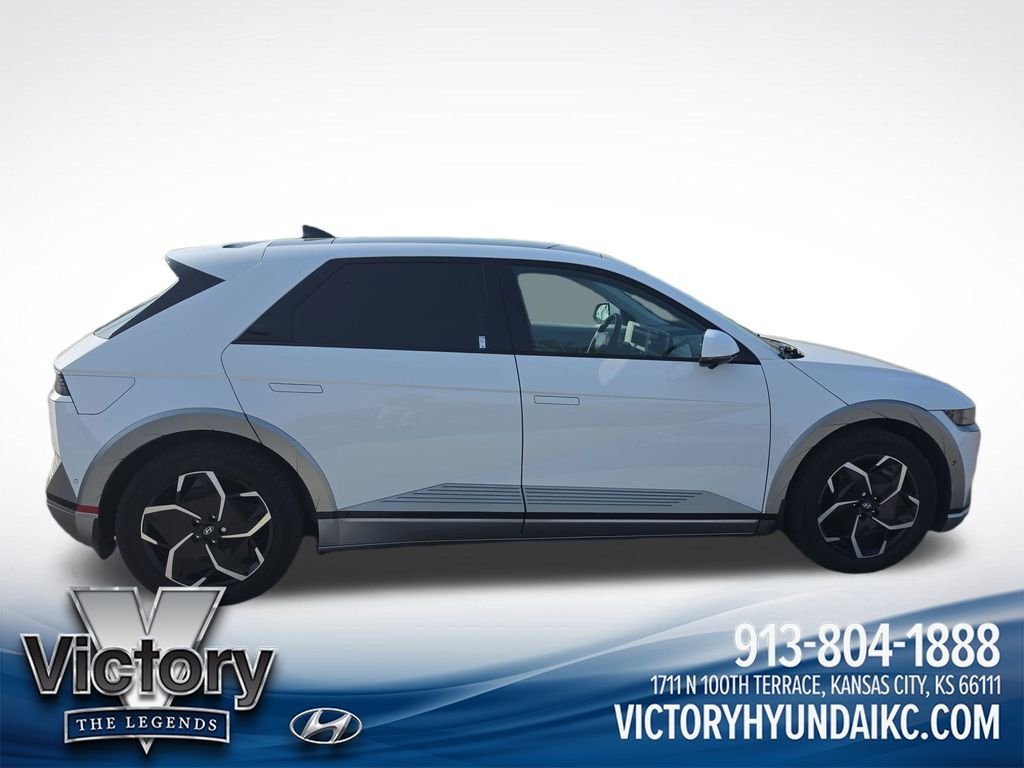 Used 2023 White Hyundai Limited image 6