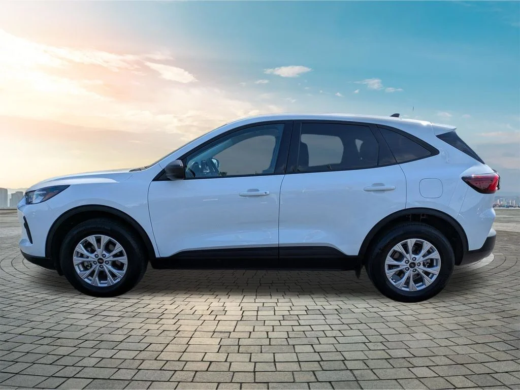 Used 2025 Oxford White Ford Active image 8