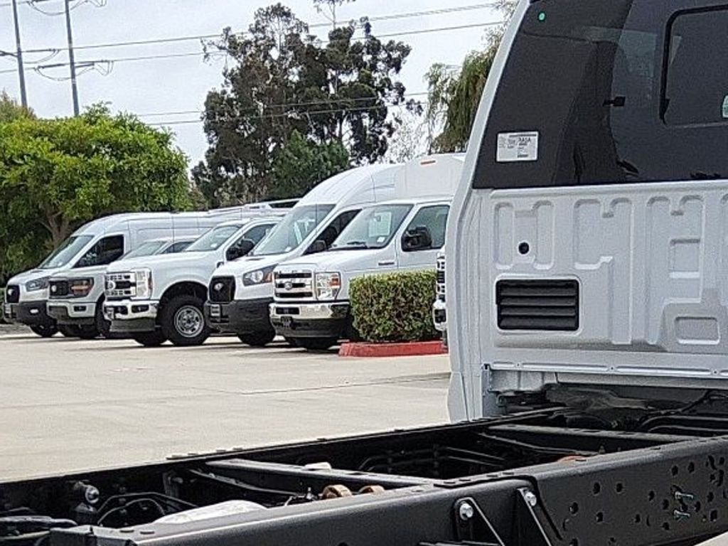 New 2026 Oxford White Ford XL image 15