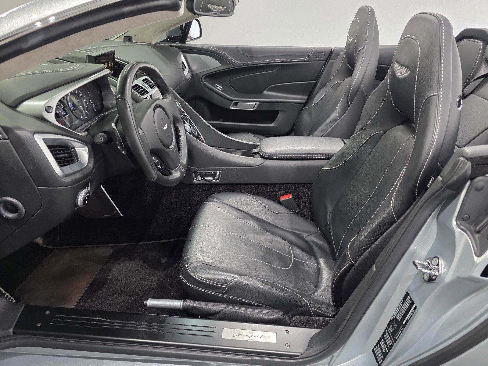 Used 2017 Q Titanium Silver Aston Martin Volante image 27