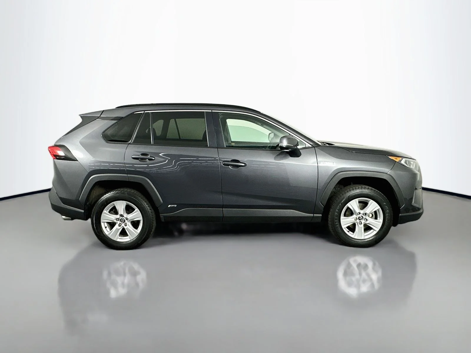 Used 2020 Magnetic Gray Metallic Toyota XLE image 8