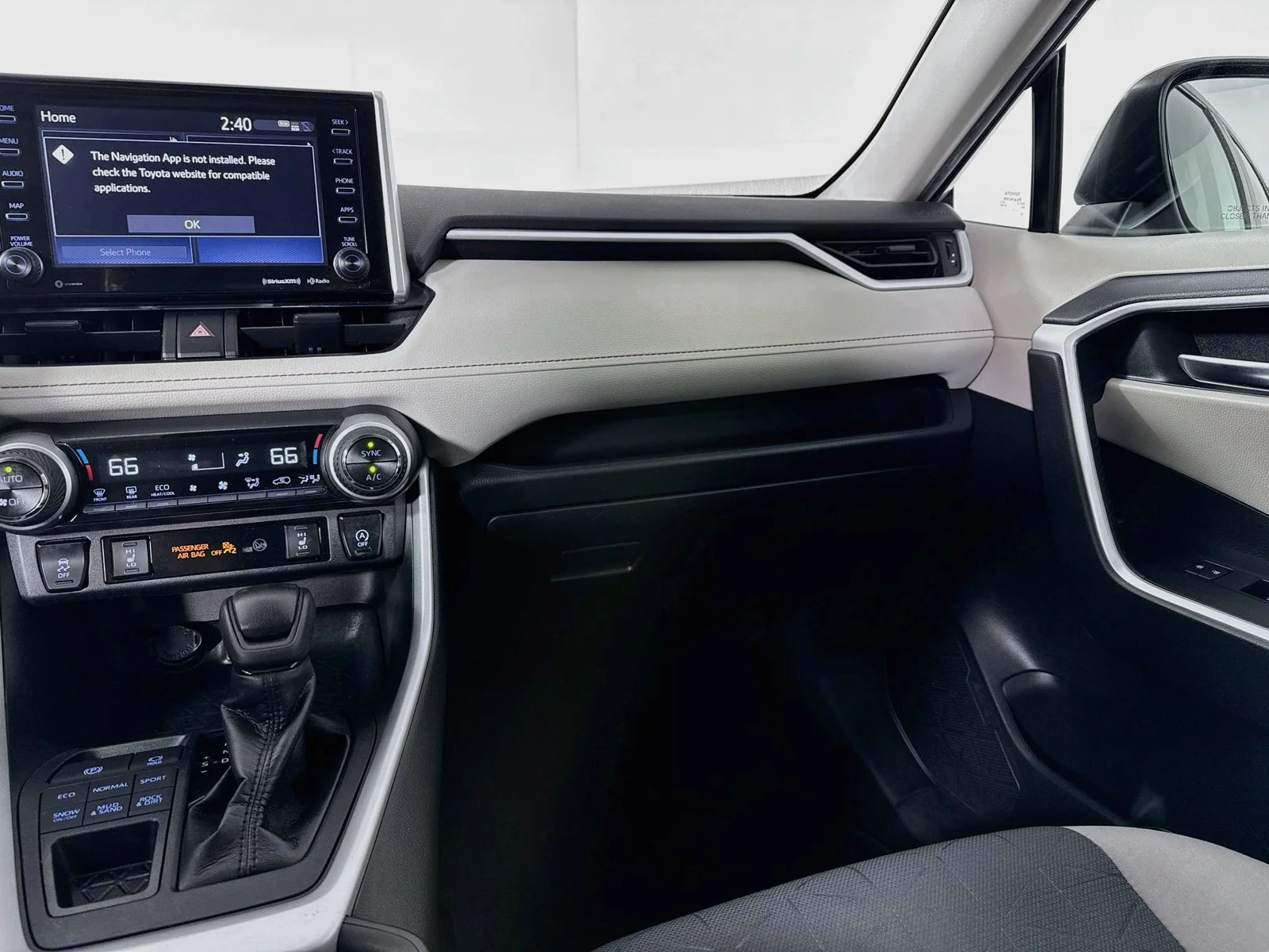 Certified Used 2020 Silver Toyota XLE image 23