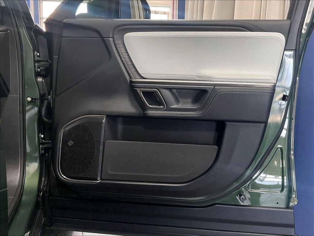 Used 2023 Green Rivian Adventure image 12
