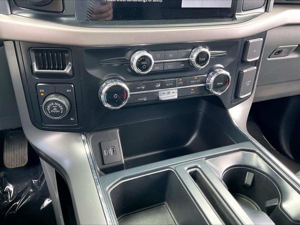 Used 2024 Oxford White Ford XLT image 24