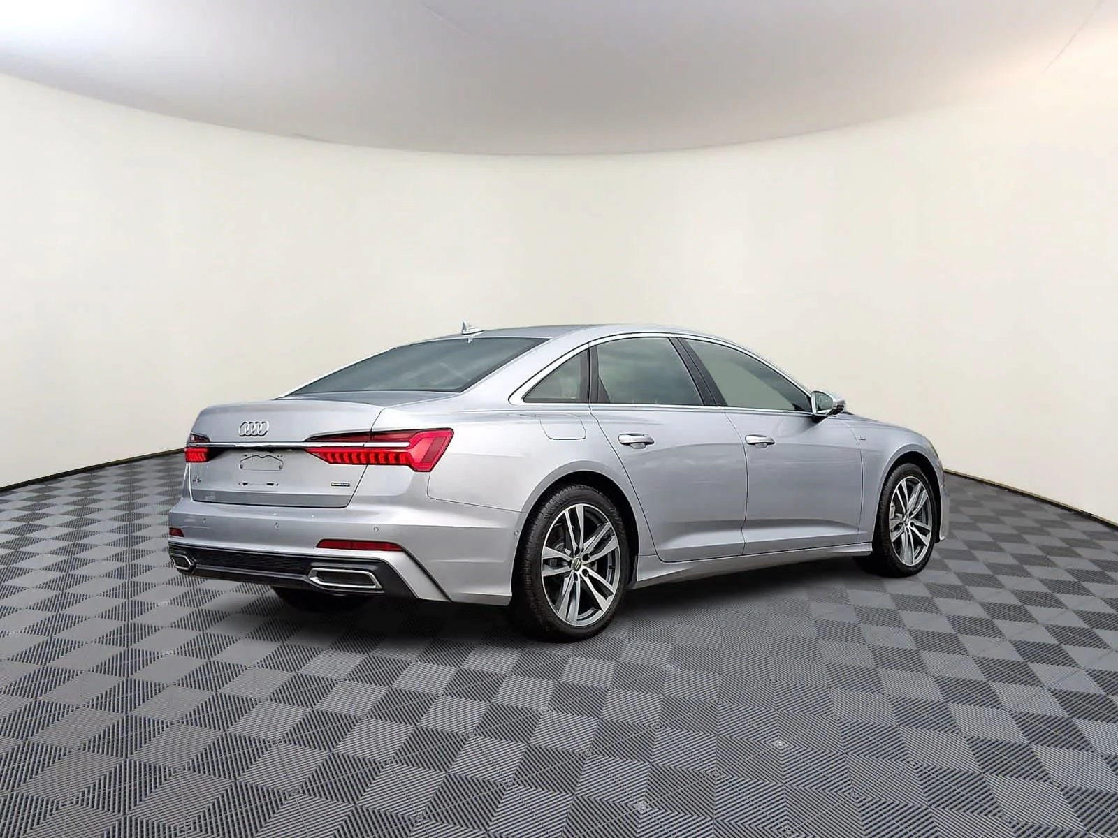 Used 2019 Silver Audi Prestige image 5