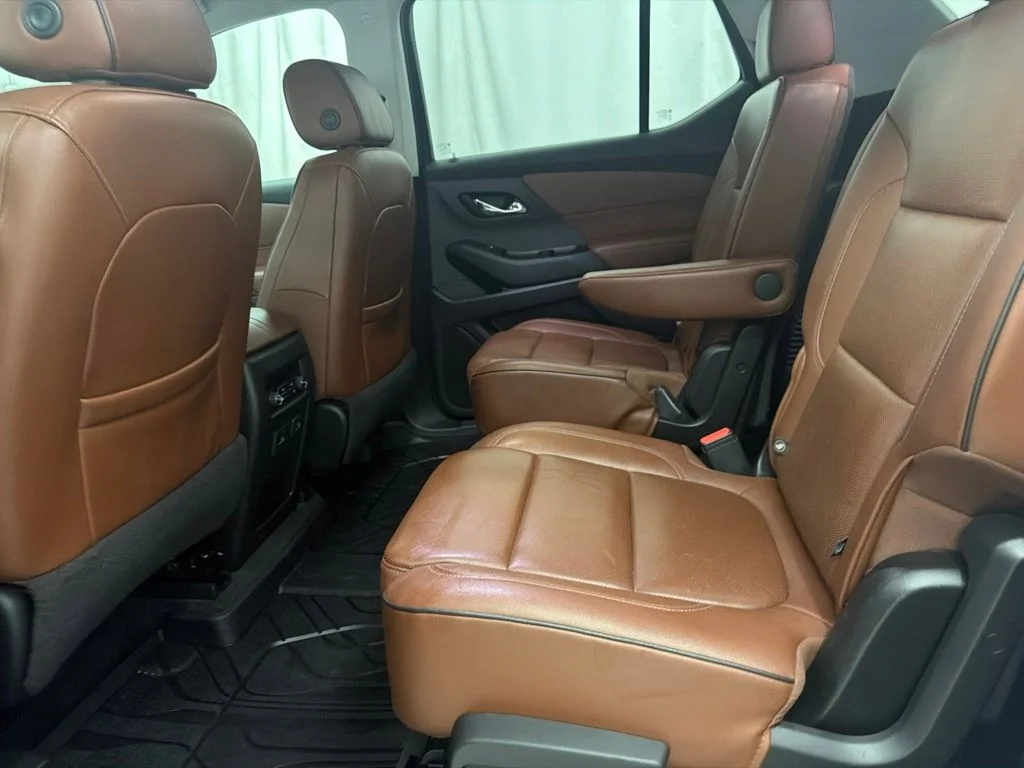 Used 2019 Beige Chevrolet High Country image 25