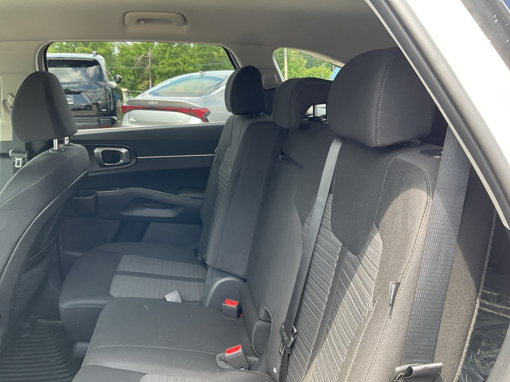 Used 2026 Whi Kia LX image 16
