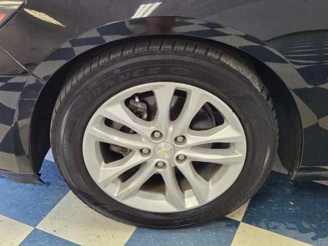 Used 2018 MOSAIC BLACK METALLIC Chevrolet LT image 11