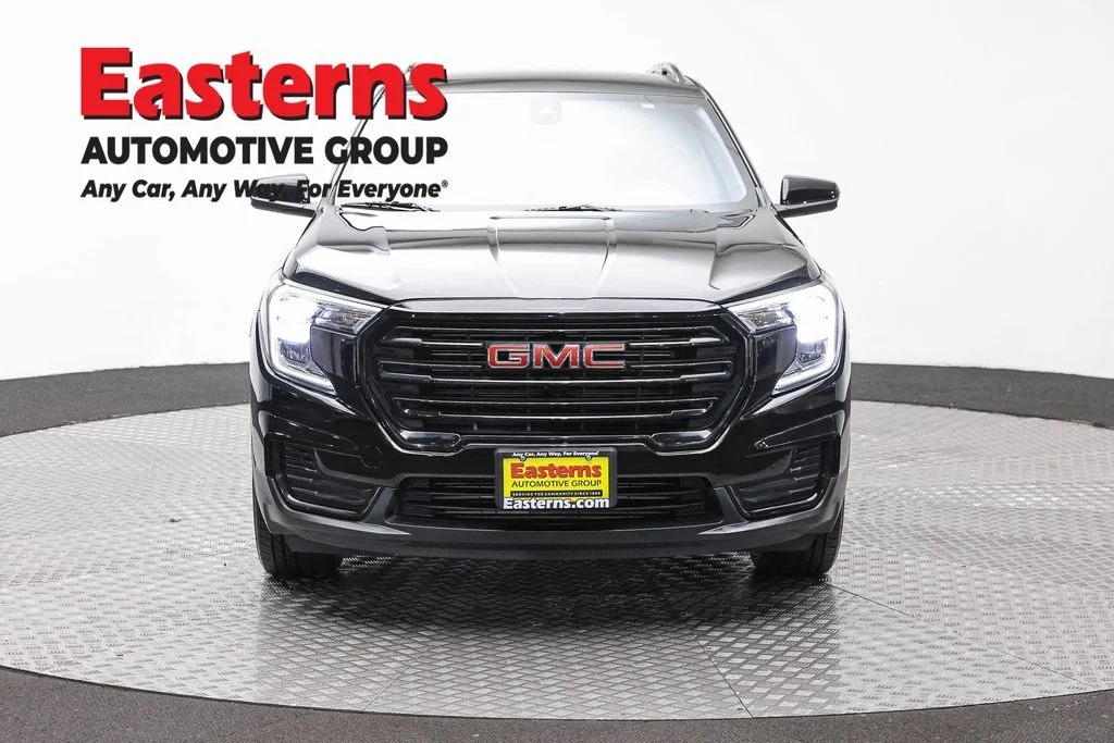 Used 2023 Black GMC SLE image 2