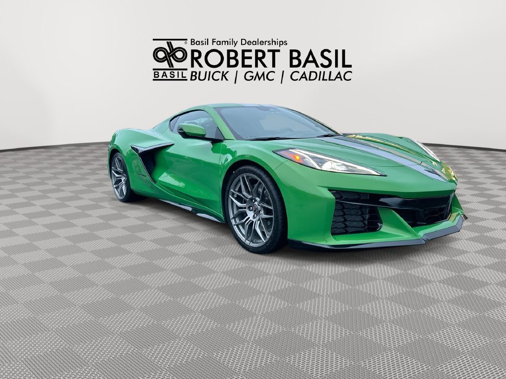 Used 2026 Green Chevrolet Z06 image 2