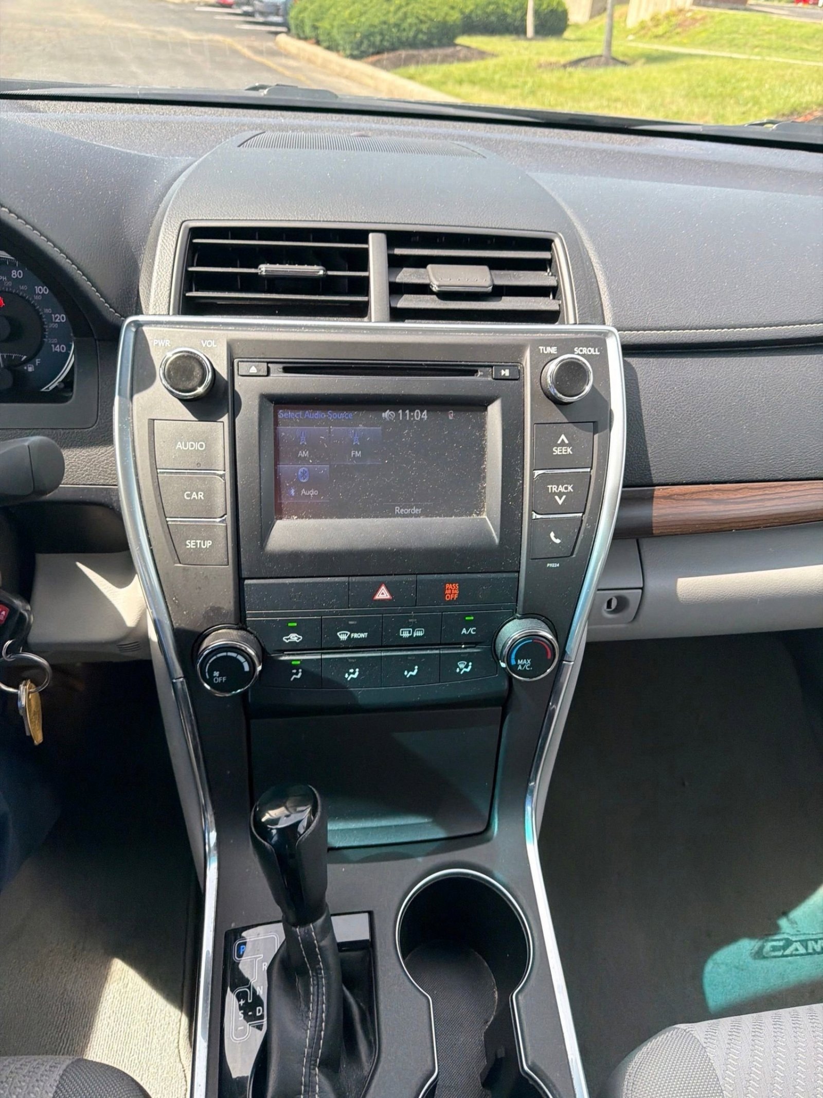 Used 2016 Predawn Gray Mica Toyota LE image 15