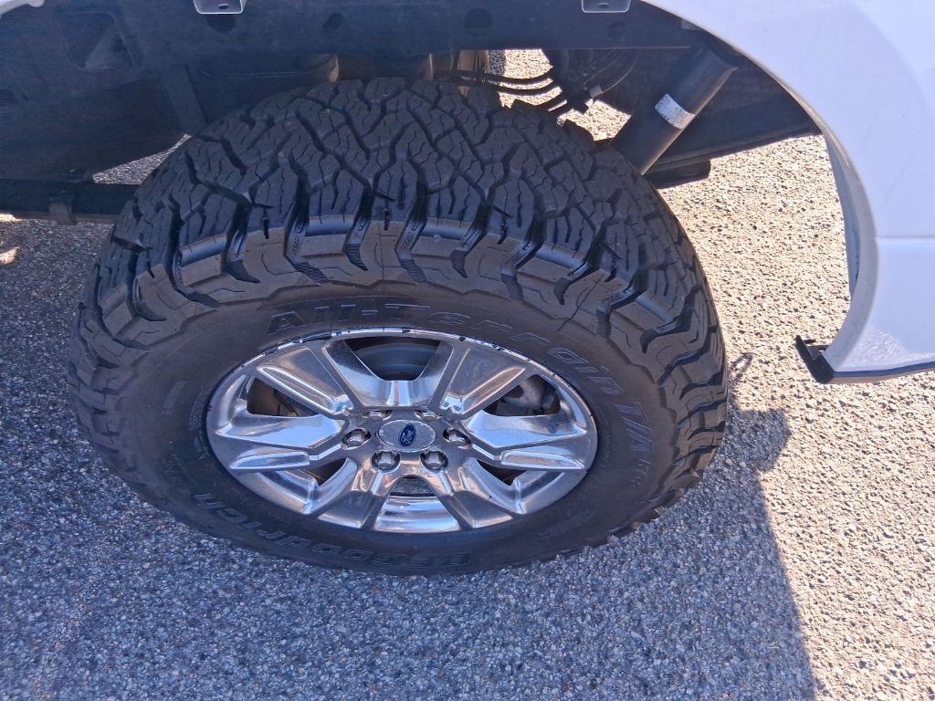 Used 2018 White Ford XLT image 9