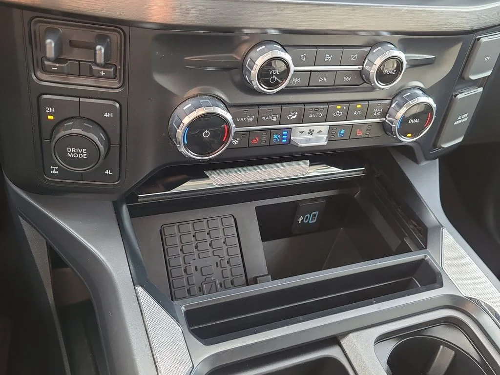 Used 2023 White Ford Lariat image 26