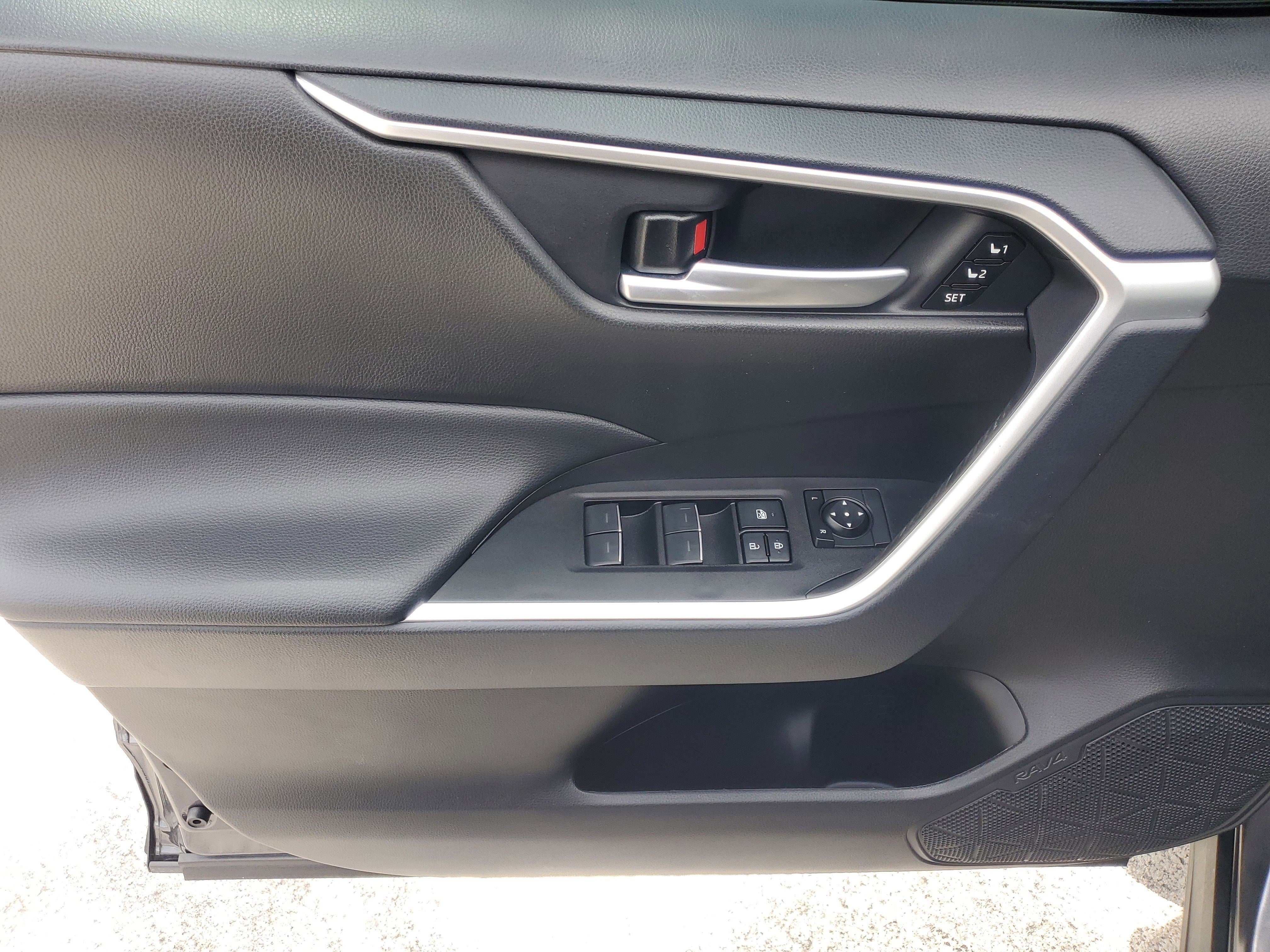 Used 2025 Magnetic Gray Metallic Toyota XLE Premium image 20