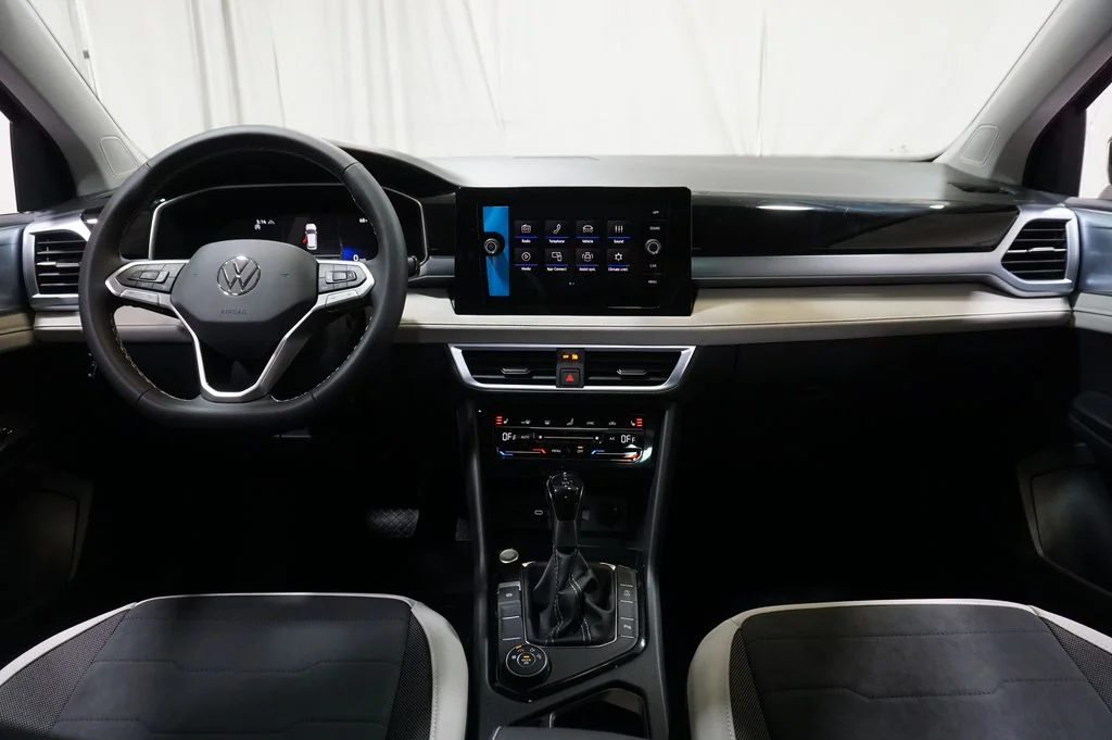 New 2026 Black Volkswagen 1.5T SE image 13