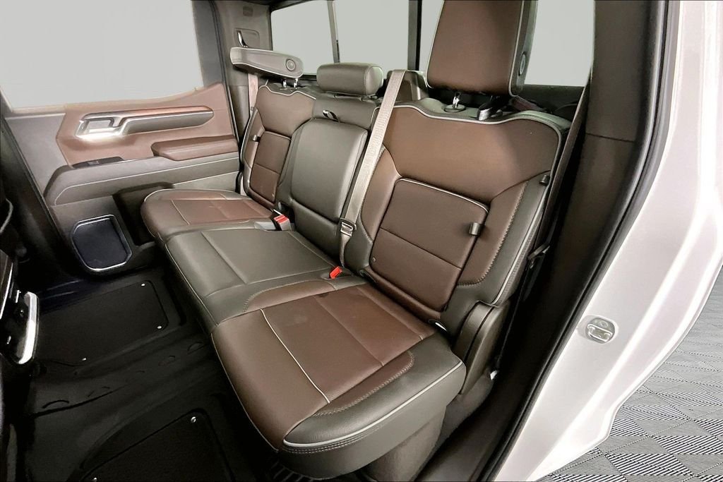 Used 2024 White GMC Denali image 22