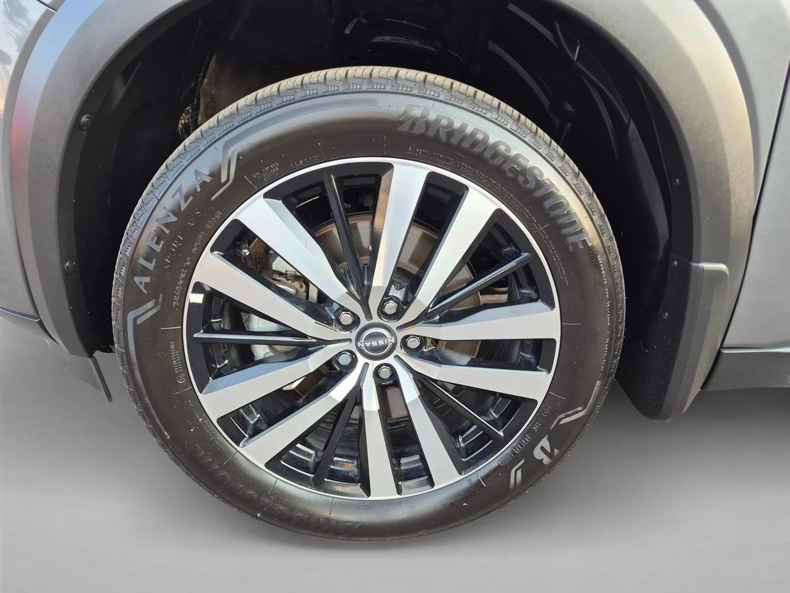 Certified Used 2025 Gun Metallic Nissan Platinum image 24
