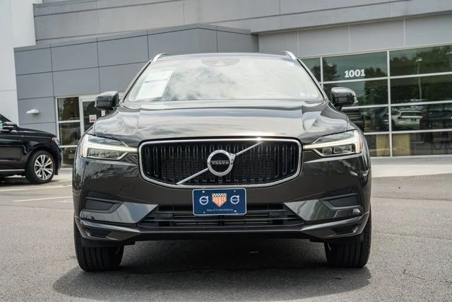 Used 2020 Green Volvo T5 Momentum image 2