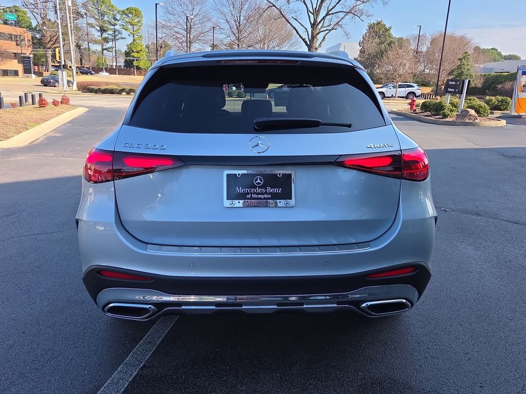 New 2026 Silver Mercedes-Benz GLC 300 image 4