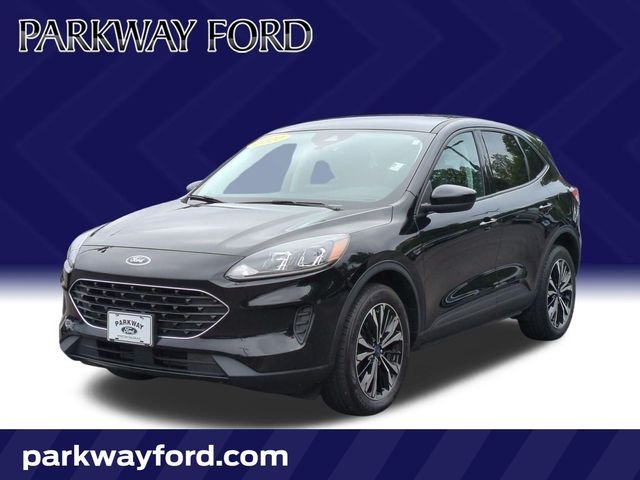 Used 2022 Black Ford SE image 1