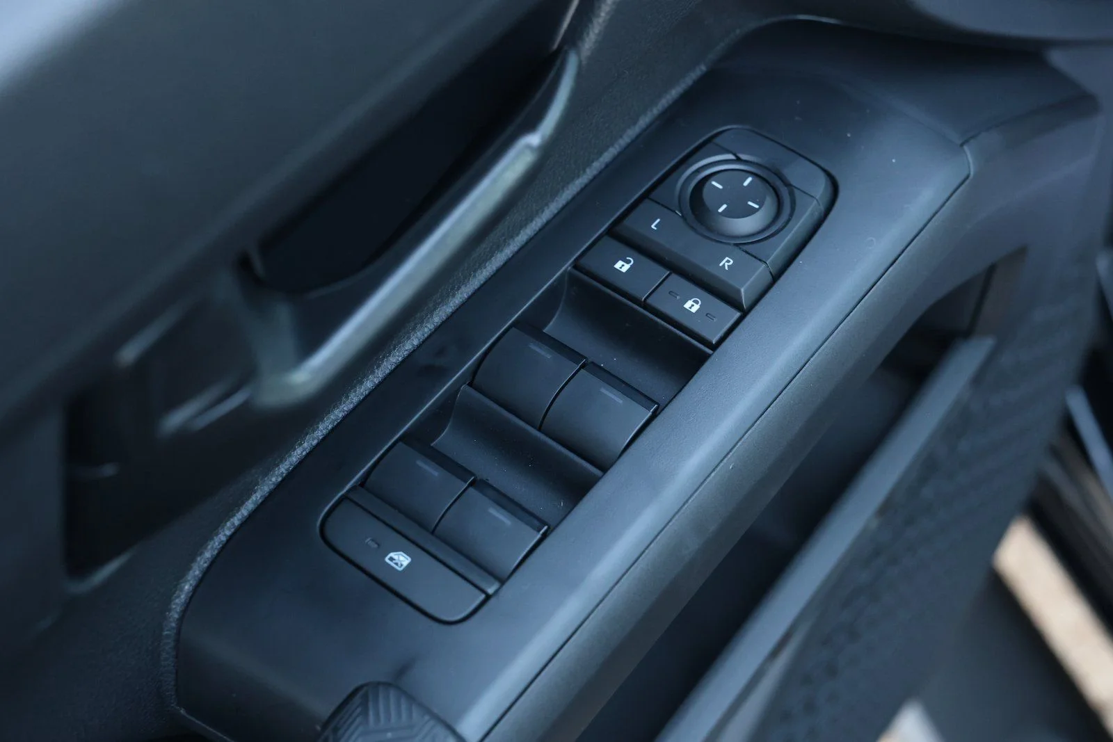2026 Toyota Tacoma SR5 - Photo 29
