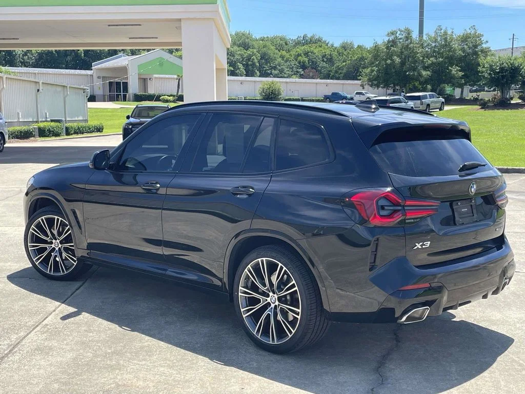 Certified Used 2022 Black Sapphire Metallic BMW sDrive30i image 5