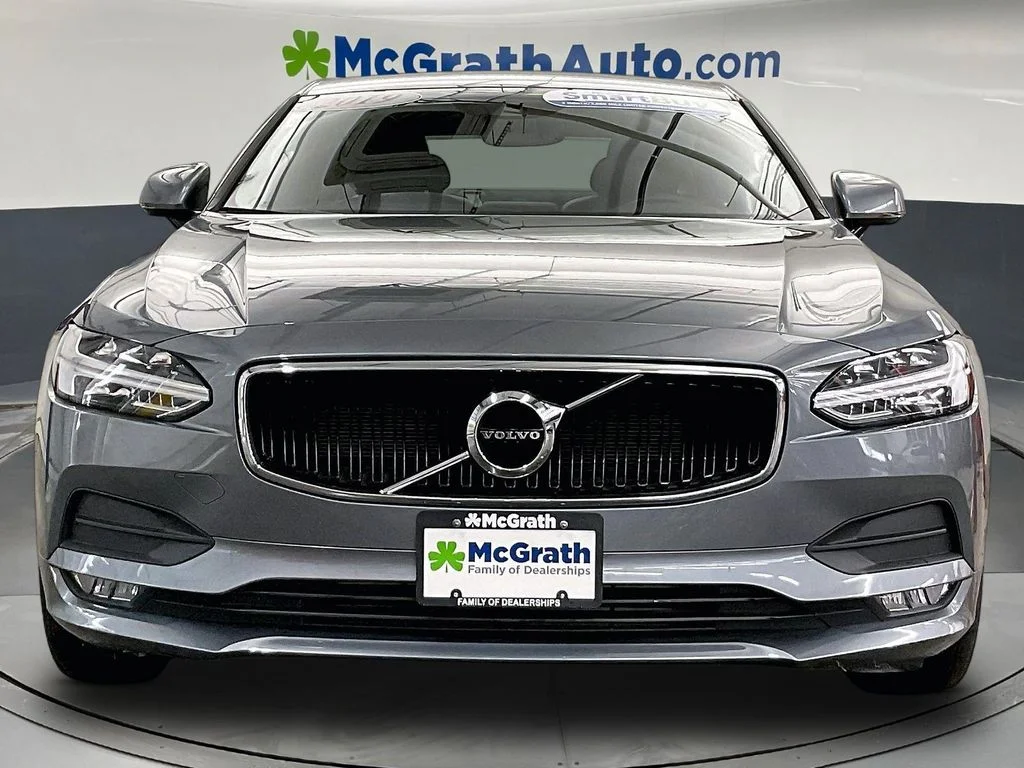 Used 2019 Gray Volvo T6 Momentum image 5