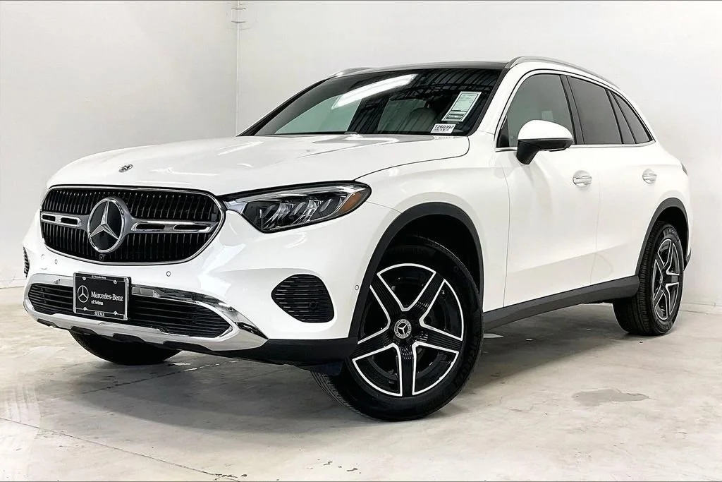 New 2026 Polar White Mercedes-Benz GLC 300 image 14